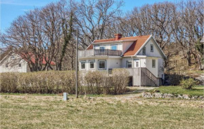 Nice Home In Långekärr With Kitchen, Klövedal